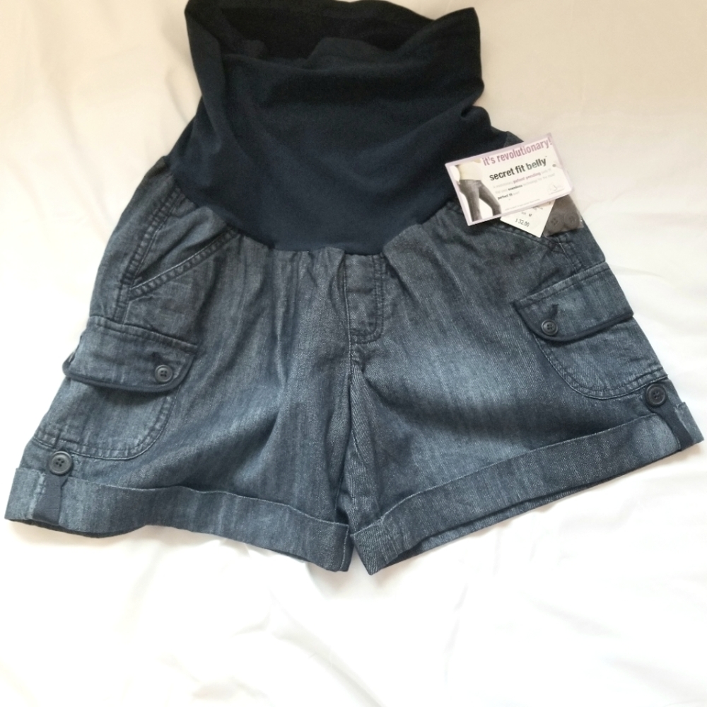 Maternity shorts